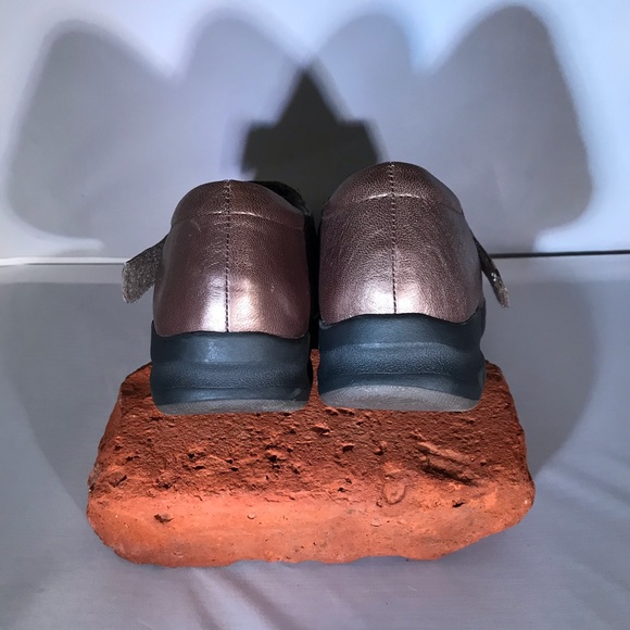 Clark’s Bronze size8.5 beautiful - Picture 3 of 7